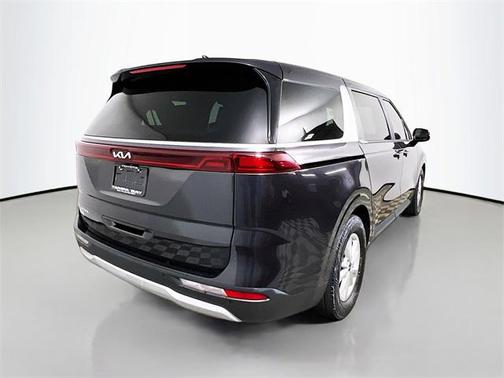2023 Kia Carnival LX