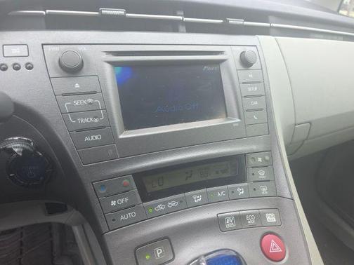 Blizzard Pearl 2014 Toyota Prius Two