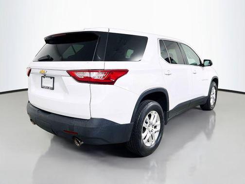 Summit White 2019 Chevrolet Traverse LS