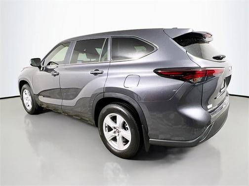 2025 Toyota Highlander LE