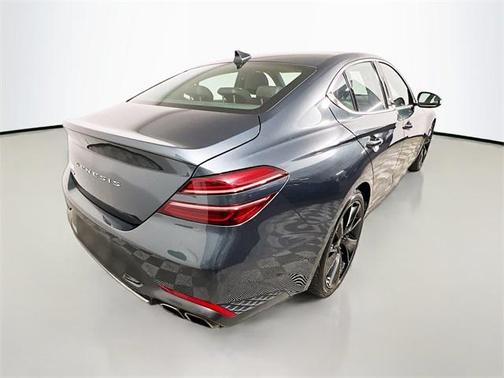 2023 Genesis G70 2.0T RWD