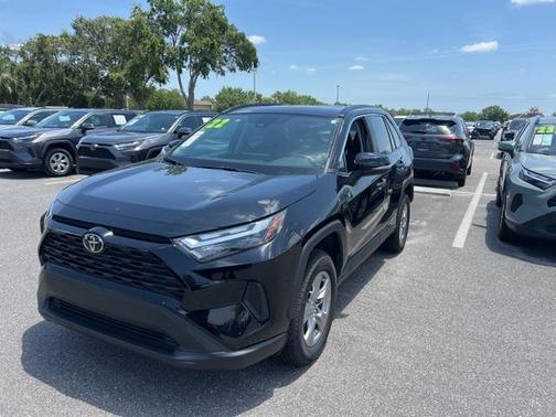 2022 Toyota RAV4 XLE