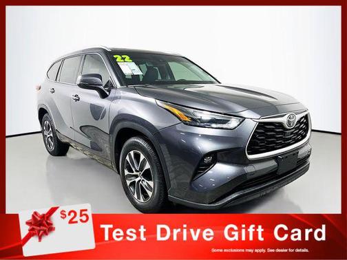 Magnetic Gray Metallic 2022 Toyota Highlander XLE