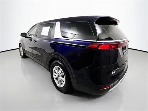 2023 Kia Carnival LX