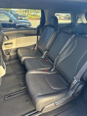 2023 Kia Carnival LX