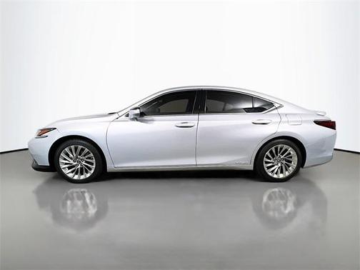 2020 Lexus ES 300h Ultra Luxury