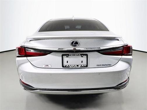 2020 Lexus ES 300h Ultra Luxury