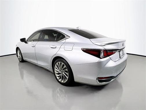 2020 Lexus ES 300h Ultra Luxury