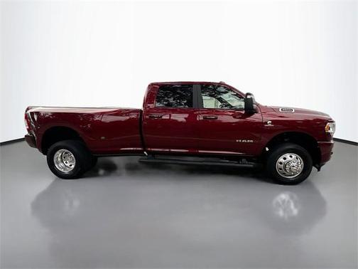2024 RAM 3500 Big Horn Crew Cab 4x4 8' Box