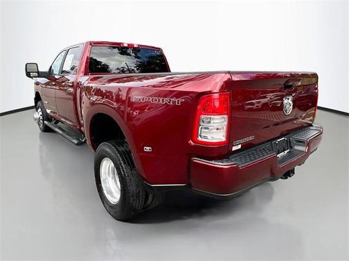 2024 RAM 3500 Big Horn Crew Cab 4x4 8' Box