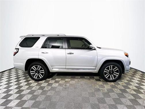 Classic Silver Metallic 2018 Toyota 4Runner Limited