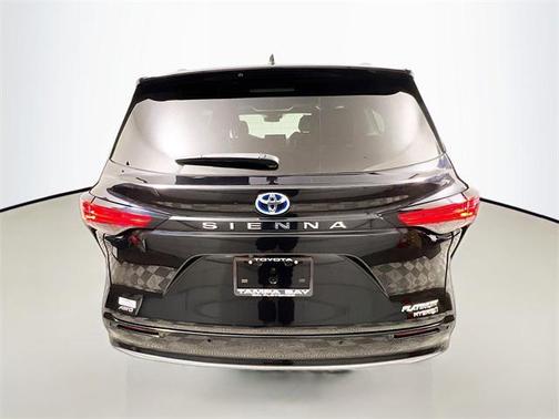 2024 Toyota Sienna Platinum 7 Passenger
