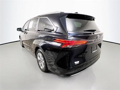 2024 Toyota Sienna Platinum 7 Passenger