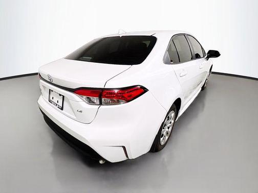 Wind Chill Pearl 2025 Toyota Corolla LE
