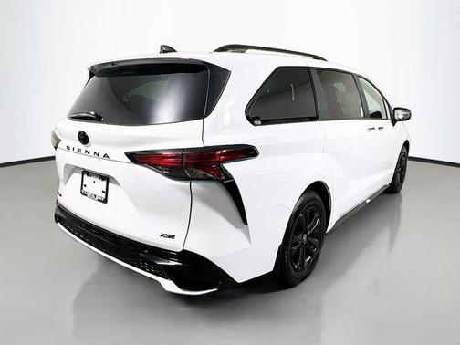 Ice 2026 Toyota Sienna XSE 7 Passenger