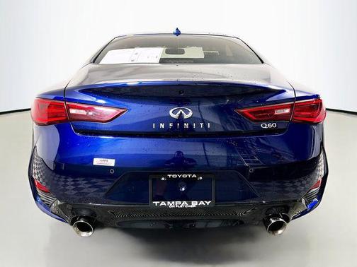 2022 INFINITI Q60 LUXE