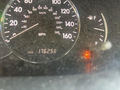 Silver 2005 Toyota Avalon XLS