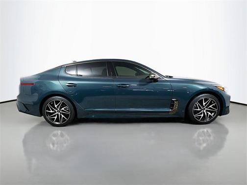 2022 Kia Stinger GT-Line