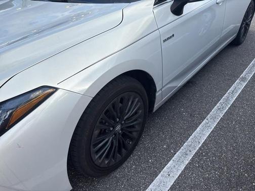 2019 Toyota Avalon Hybrid XSE