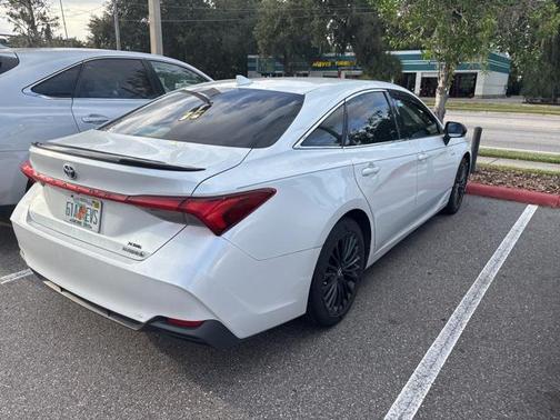 2019 Toyota Avalon Hybrid XSE