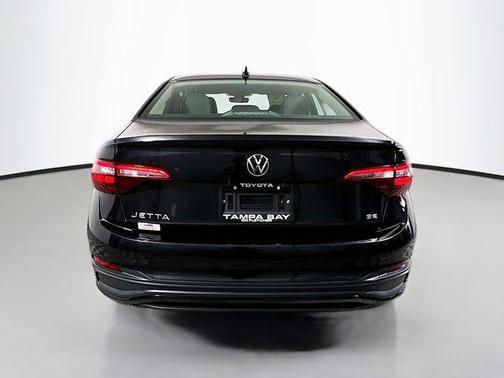 Deep Black Pearl 2024 Volkswagen Jetta 1.5T SE