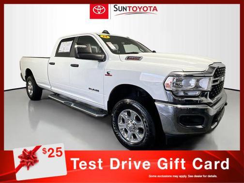 Bright White Clearcoat 2024 RAM 3500 Big Horn Crew Cab 4x4 8' Box