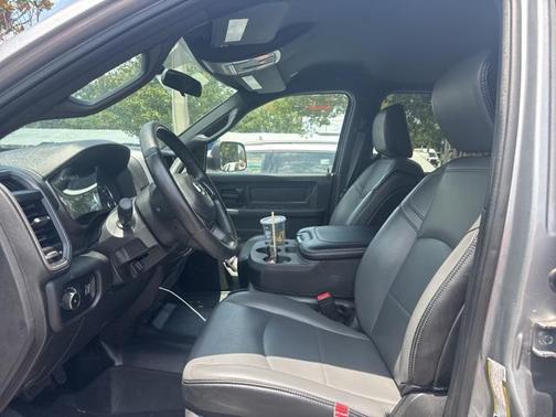2022 RAM 3500 Tradesman Crew Cab 4x4 8' Box