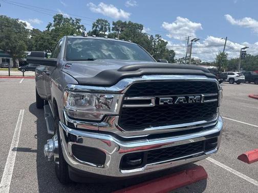 2022 RAM 3500 Tradesman Crew Cab 4x4 8' Box