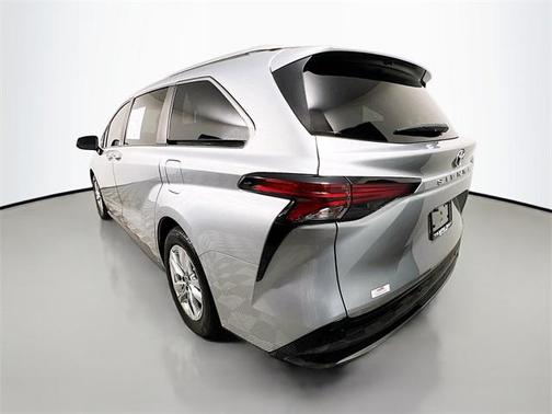 2021 Toyota Sienna Limited 7-Passenger