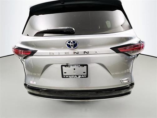 2021 Toyota Sienna Limited 7-Passenger