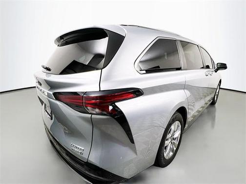 2021 Toyota Sienna Limited 7-Passenger
