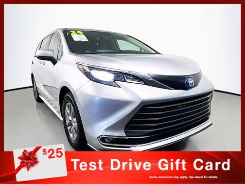 2024 Toyota Sienna XLE