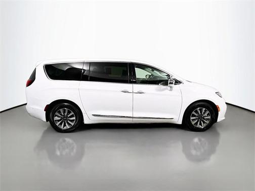 2022 Chrysler Pacifica Hybrid Limited