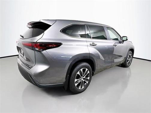 2025 Toyota Highlander XLE
