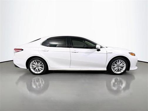 2018 Toyota Camry Hybrid XLE