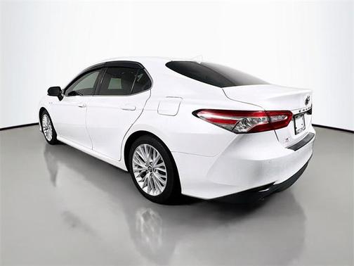2018 Toyota Camry Hybrid XLE