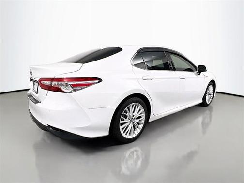 2018 Toyota Camry Hybrid XLE