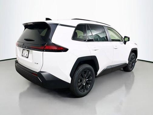 Ice 2026 Toyota RAV4 XLE Premium