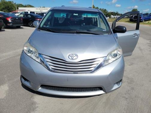 2015 Toyota Sienna LE