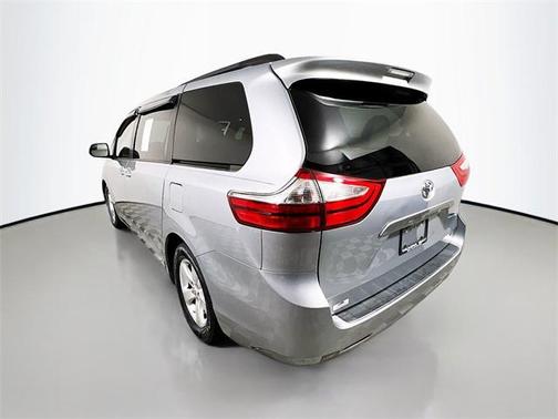 2015 Toyota Sienna LE
