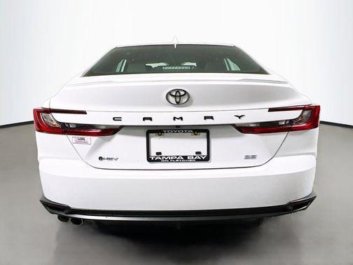 Ice Cap 2026 Toyota Camry SE