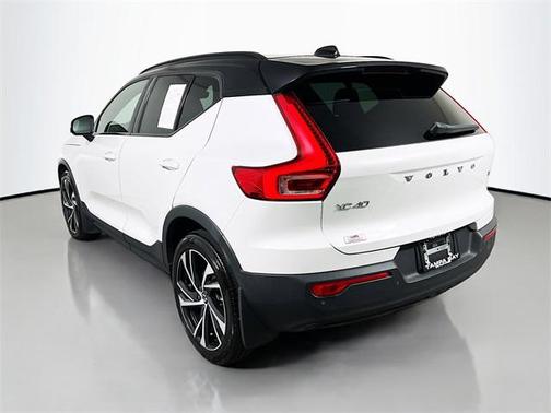 2021 Volvo XC40 T5 R-Design
