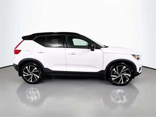 2021 Volvo XC40 T5 R-Design