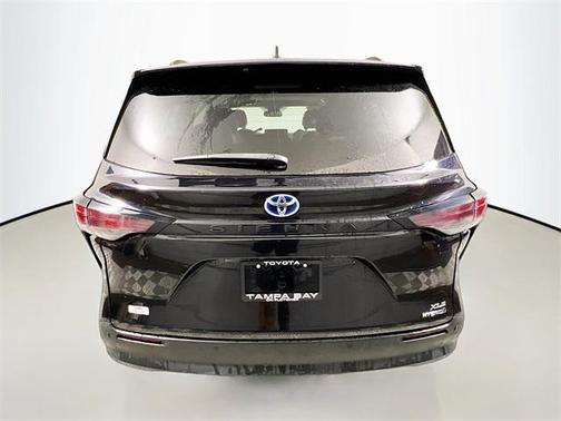 2023 Toyota Sienna XLE 7 Passenger
