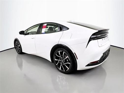 2025 Toyota Prius Plug-In Hybrid
