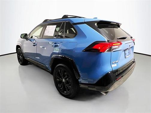 2022 Toyota RAV4 Hybrid SE