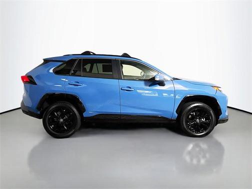 2022 Toyota RAV4 Hybrid SE