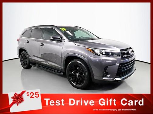 2019 Toyota Highlander SE