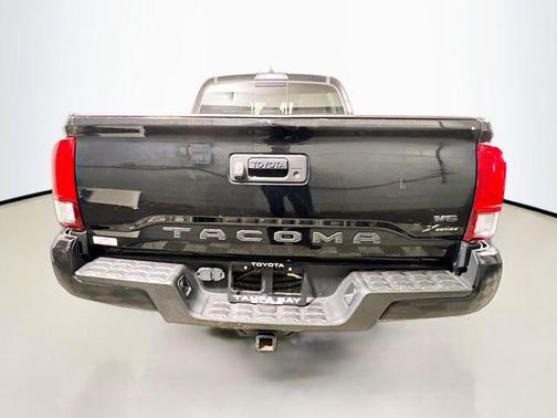 Midnight Black Metallic 2022 Toyota Tacoma SR5