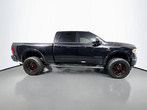 2022 RAM 2500 Laramie Crew Cab 4x4 6'4' Box